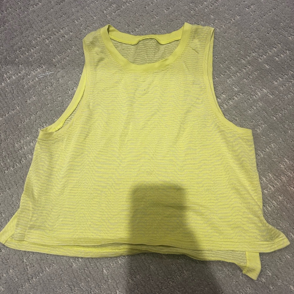 LULULEMON Thin Muscle tee